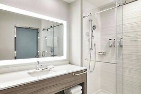 AC Hotel by Marriott St. Louis Chesterfield