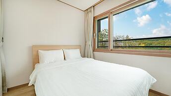 Jeju Gwaneumsa Ganeun gil Pension