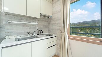 Jeju Gwaneumsa Ganeun gil Pension