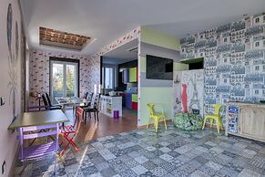 La Lincolnia - with Garden and Seaview