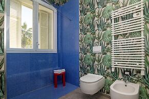 La Lincolnia - with Garden and Seaview