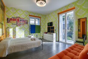 La Lincolnia - with Garden and Seaview