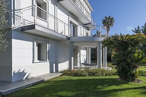 La Lincolnia - with Garden and Seaview