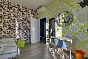 La Lincolnia - with Garden and Seaview