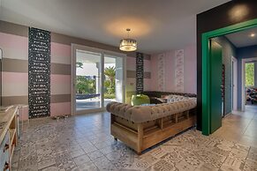 La Lincolnia - with Garden and Seaview