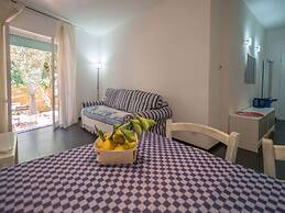 Sciacchetrà Ground Floor Apartment & AC