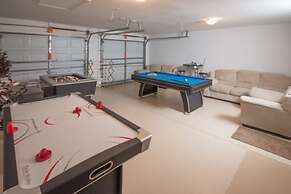 Enchanted Windsor Hills Vacation Home 5 Bedroom Home by Redawning