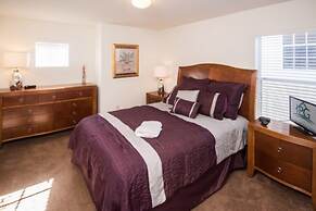 Enchanted Windsor Hills Vacation Home 5 Bedroom Home by Redawning