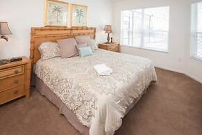 Enchanted Windsor Hills Vacation Home 5 Bedroom Home by Redawning