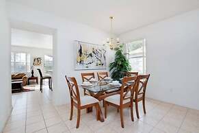 Windwood Bay Vacation Home 4 Bedroom Home by Redawning