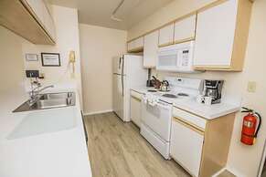 Charles' Sweetwater Club Condo 3 Bedroom Condo by Redawning