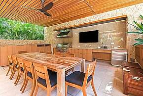 Park Lane 8803 2 Bedroom Condo by RedAwning