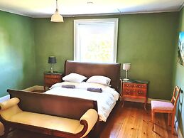 Charming 6 Bedroom House & Horse Farm - Sleeps 12