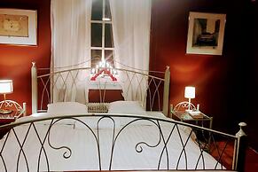 Charming 6 Bedroom House & Horse Farm - Sleeps 12