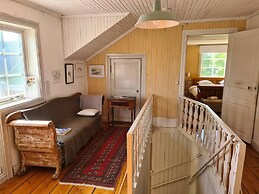 Charming 6 Bedroom House & Horse Farm - Sleeps 12