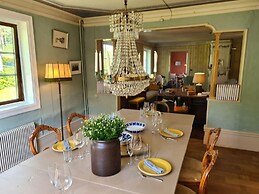 Charming 6 Bedroom House & Horse Farm - Sleeps 12