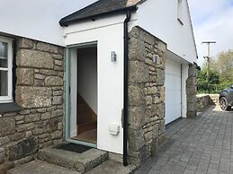 Remarkable Large 1-bed Apartment Nr Penzance