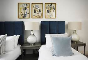 Dolls House - Luxury Townhouse - From 400 Per Night