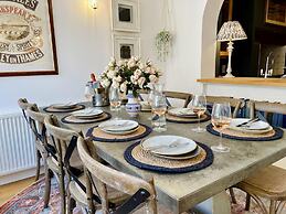 Dolls House - Luxury Townhouse - From 400 Per Night