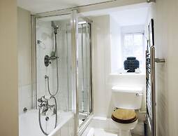 Dolls House - Luxury Townhouse - From 400 Per Night