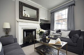 Dolls House - Luxury Townhouse - From 400 Per Night