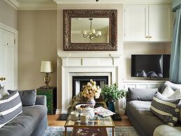 Dolls House - Luxury Townhouse - From 400 Per Night