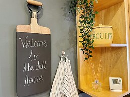 Dolls House - Luxury Townhouse - From 400 Per Night