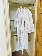 Dolls House - Luxury Townhouse - From 400 Per Night