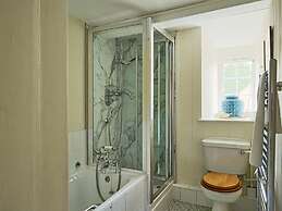 Dolls House - Luxury Townhouse - From 400 Per Night