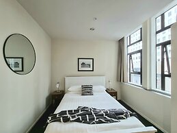 Experience The City Life-Walk Everywhere