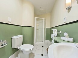 Experience The City Life-Walk Everywhere