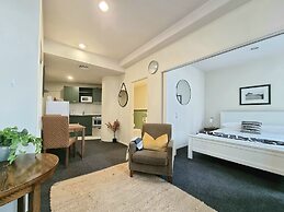 Experience The City Life-Walk Everywhere