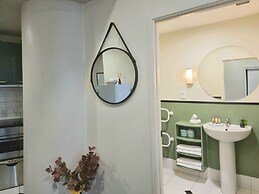 Experience The City Life-Walk Everywhere