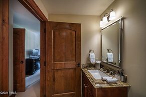 Ritz Carlton Vail #417 4 Bedroom Condo by RedAwning