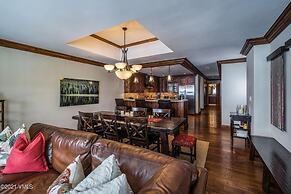 Ritz Carlton Vail #417 4 Bedroom Condo by RedAwning