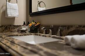 Ritz Carlton Vail #417 4 Bedroom Condo by RedAwning