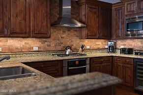 Ritz Carlton Vail #417 4 Bedroom Condo by RedAwning