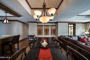 Ritz Carlton Vail #417 4 Bedroom Condo by RedAwning