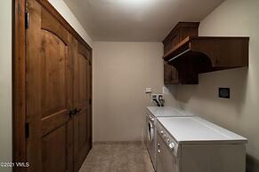 Ritz Carlton Vail #417 4 Bedroom Condo by RedAwning