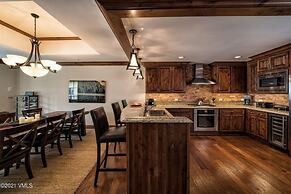 Ritz Carlton Vail #417 4 Bedroom Condo by RedAwning