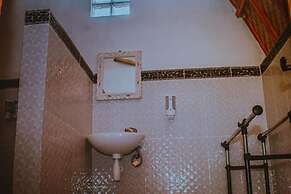 Watu Jineng by WizZeLa