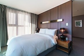 Jinju Raon Stay in Perla