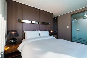 Jinju Raon Stay in Perla