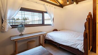 Seogwipo Unyeong Pension