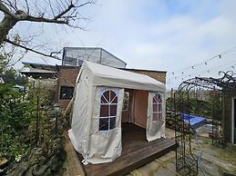 Seogwipo Unyeong Pension