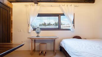 Seogwipo Unyeong Pension