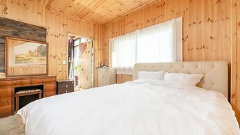 Seogwipo Unyeong Pension