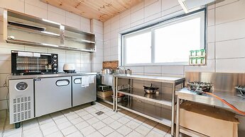 Seogwipo Unyeong Pension