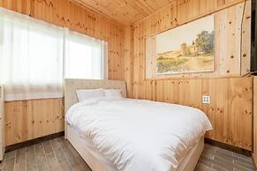 Seogwipo Unyeong Pension