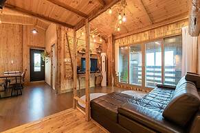 Seogwipo Unyeong Pension